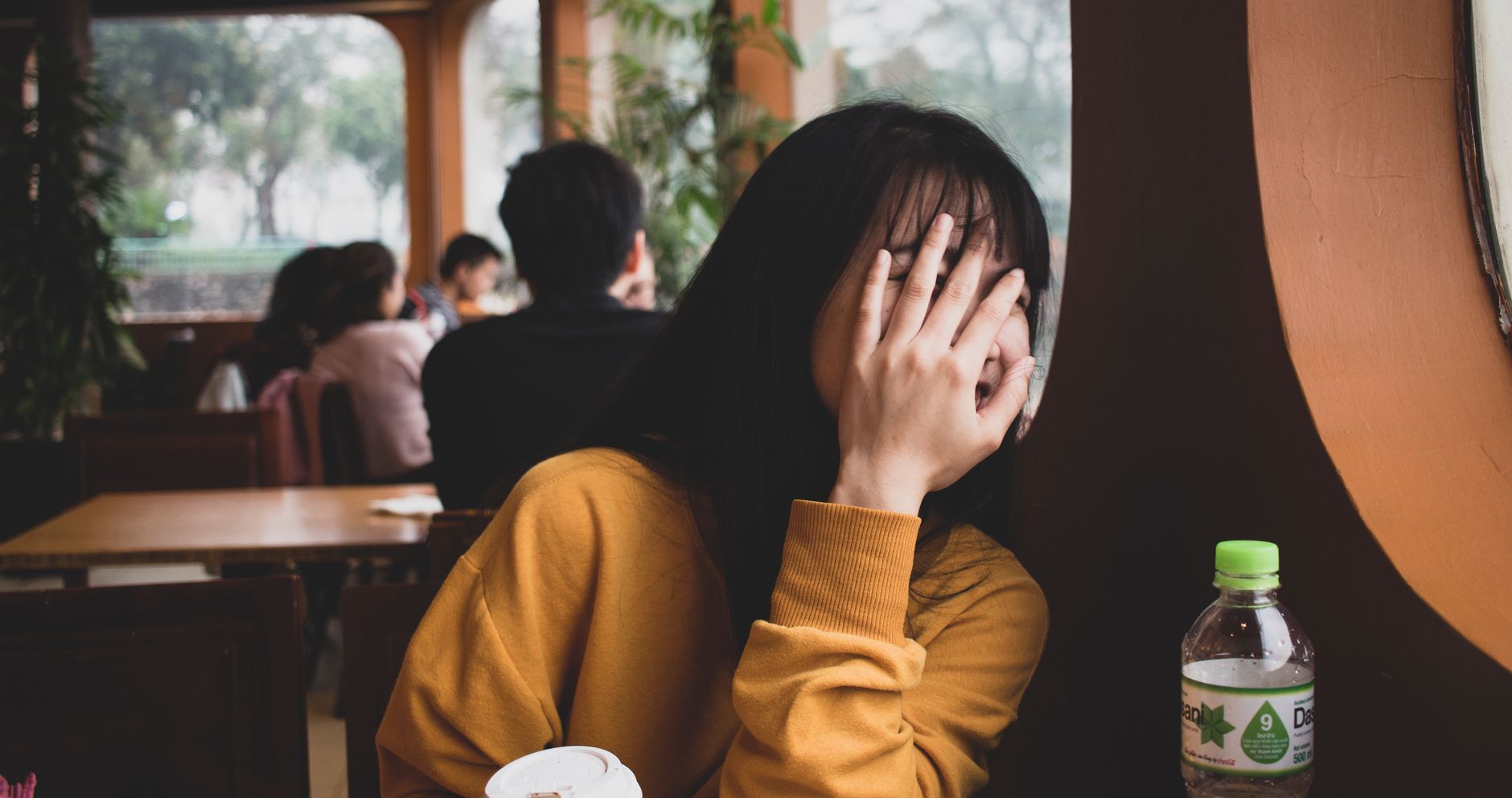 Sosyal Anksiyete Nedir? Belirtileri ve Başa Çıkma Yolları